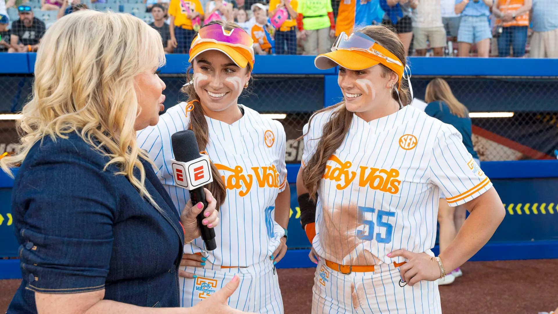 Lunes de College Softbol: Tennessee #1, Nebraska Sigue Ardiendo y el Mary Nutter Classic Sacude el Mapa