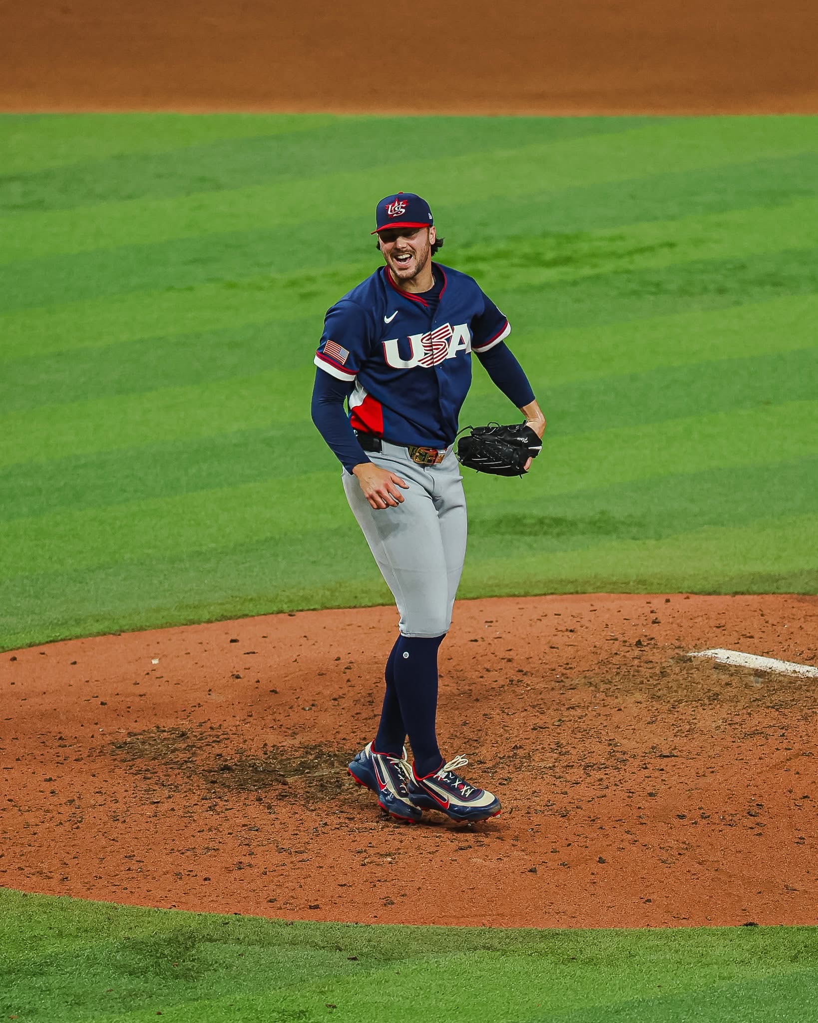 Paul Skenes se alza con la victoria ante República Dominicana y Estados Unidos avanza a la final.