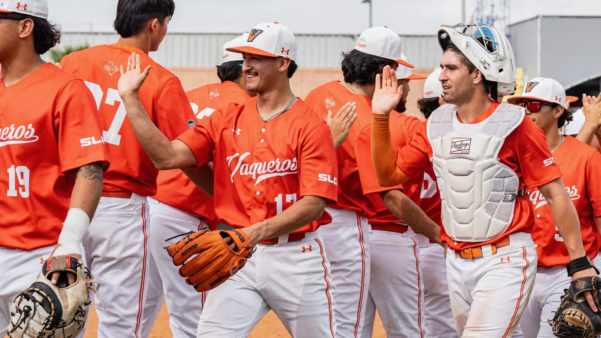 Los Vaqueros de UTRGV celebra la victoria