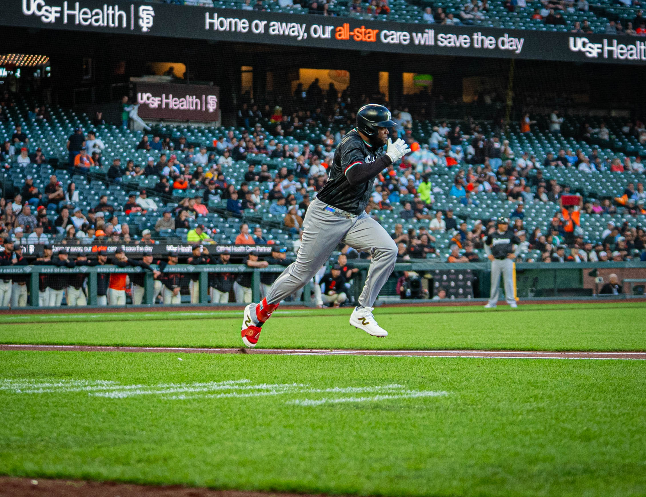 Giants completa la barrida sobre Sultanes con otra paliza en Oracle Park