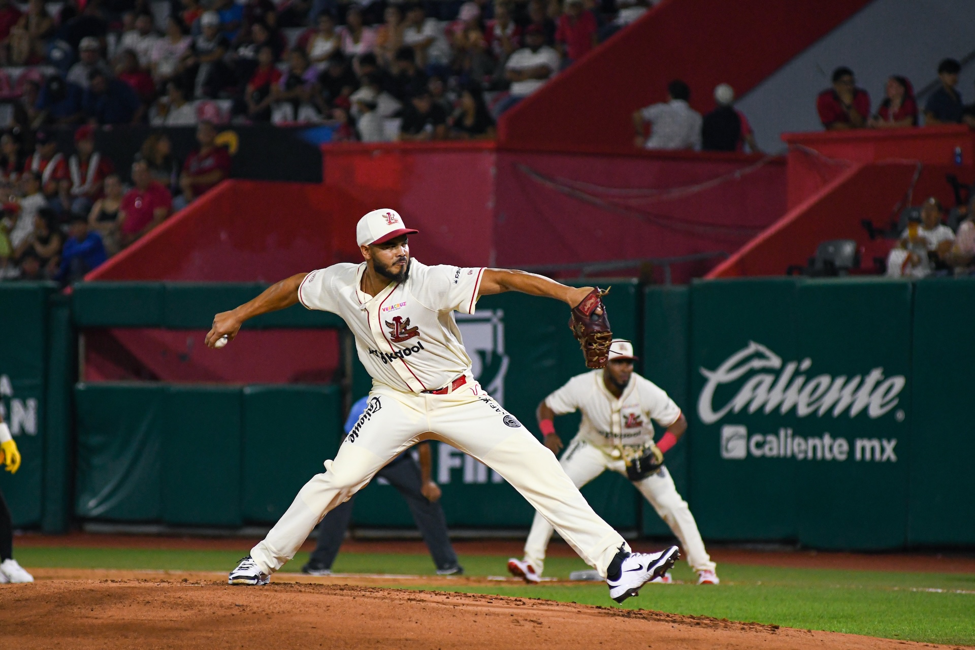 El Águila estrena la LMB 2026 con triunfo; Urrutia llega a 800 imparables de carrera