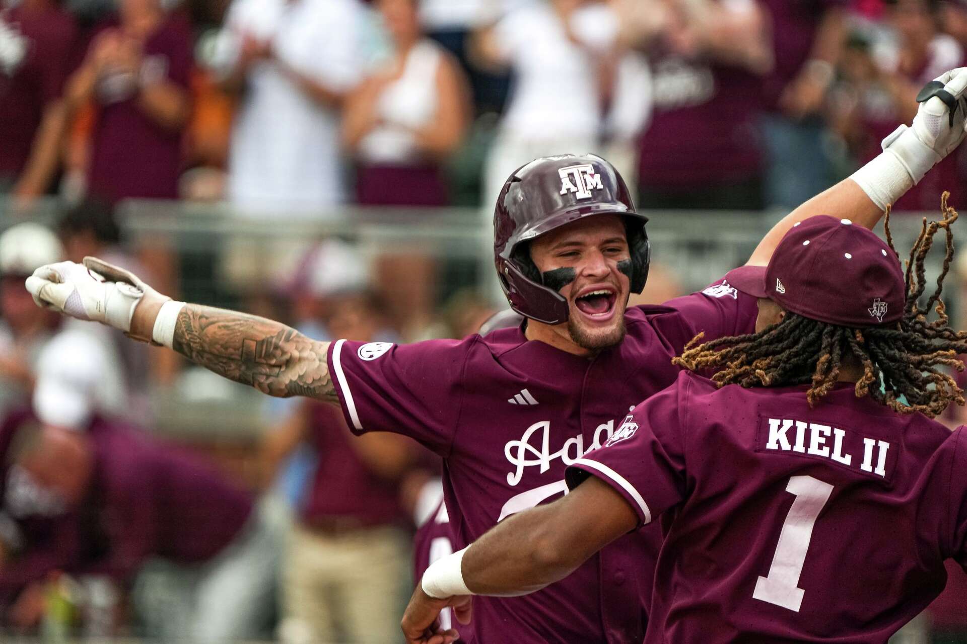 Lunes de College: Aggies barren a LSU en Baton Rouge y se meten al Top 10 del país