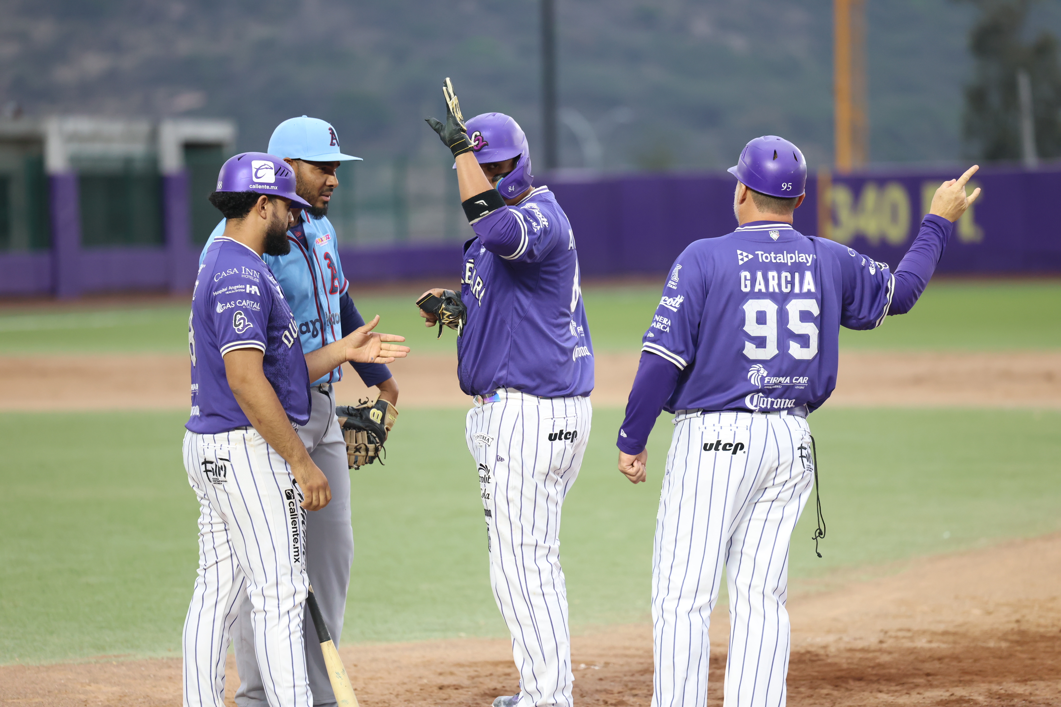 Conspiradores se lleva la cuarta serie del 2026 ante El Águila pese a la paliza dominical
