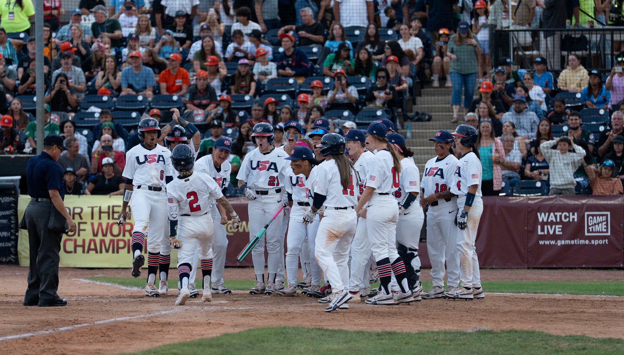 Estados Unidos aplasta 24-5 a México en el Mundial de Béisbol Femenil