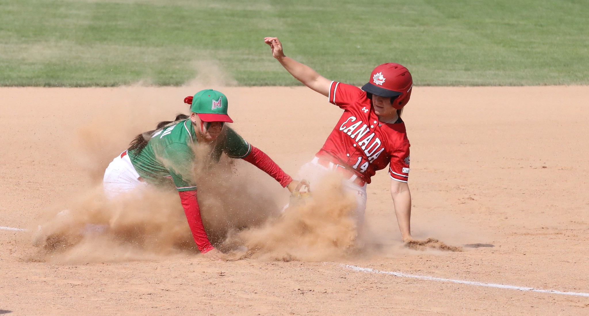México pega primero, pero Canadá responde con 12 carreras y lo deja 0-3 en Rockford