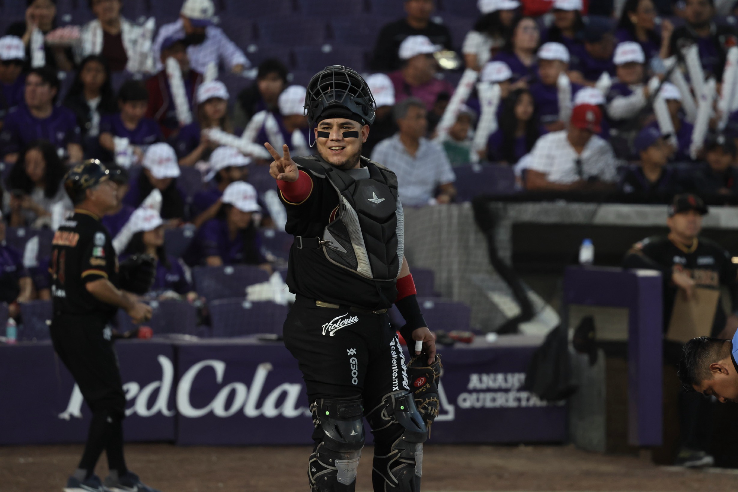 Guerreros silencia el Finsus y Conspiradores arranca la serie con derrota de 12-2