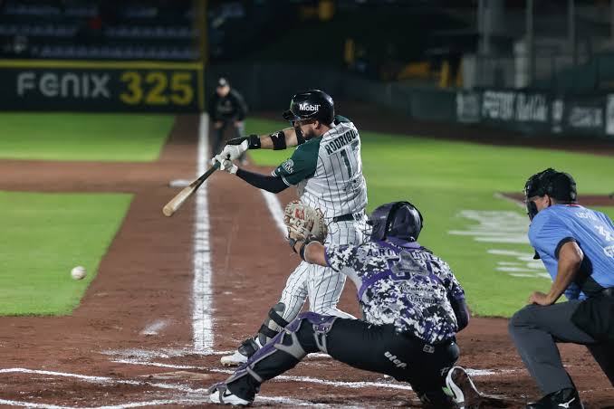 Vladimir Gutiérrez apaga a Conspiradores y Pericos pega primero en Puebla