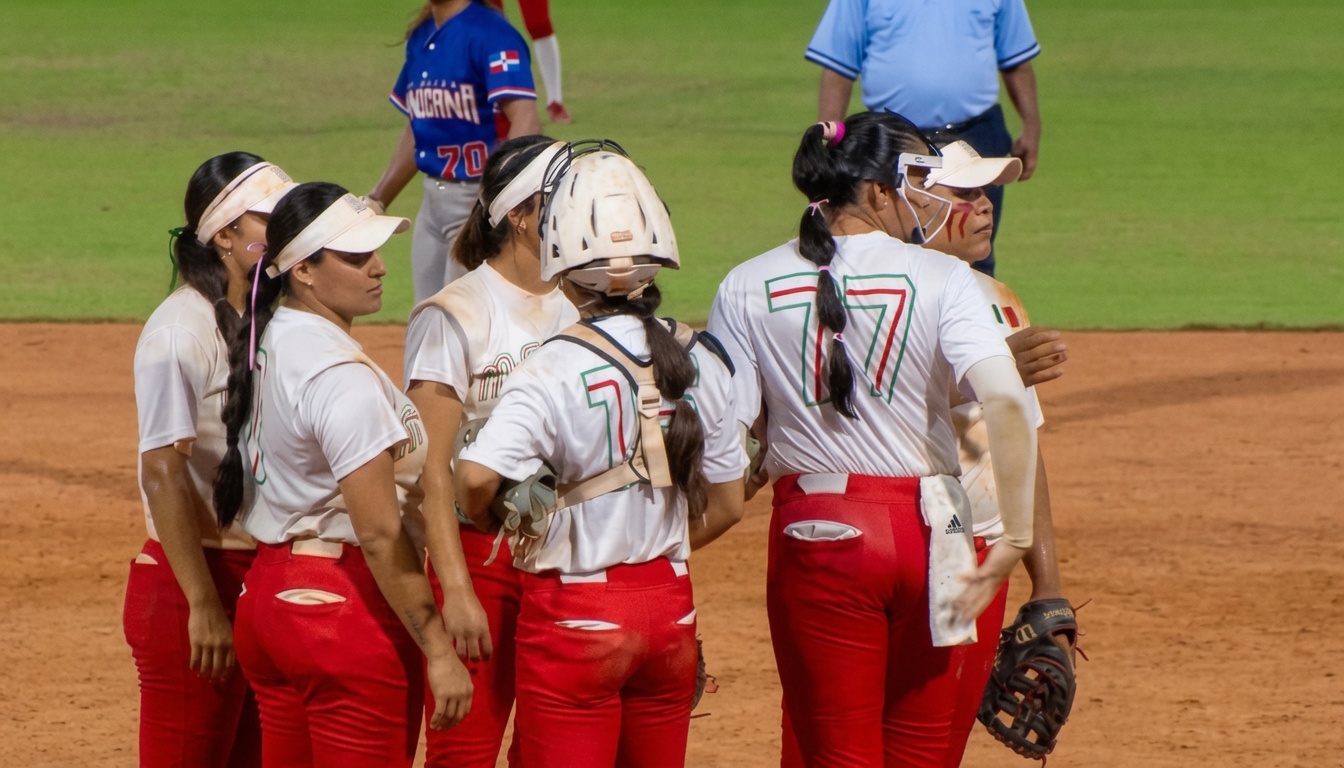 República Dominicana remonta en el sexto y vence 5-4 a México en la Súper Ronda del softbol femenil