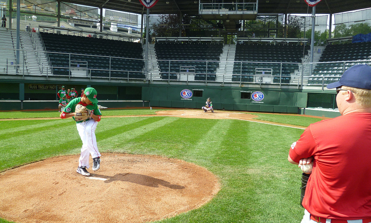 Carlos Arellano, Estudiante-Atleta Triunfando en EU