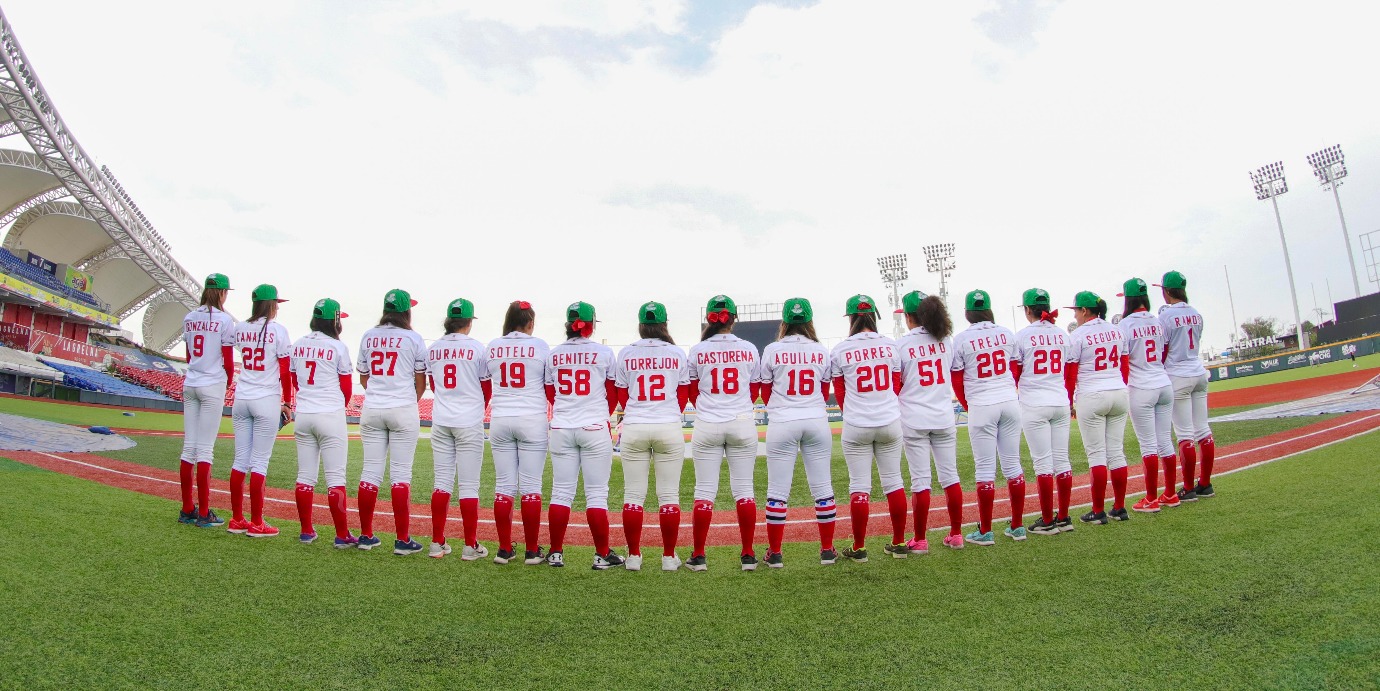 Charros Entrega Uniformes a México Sóftbol Femenil Sub 16