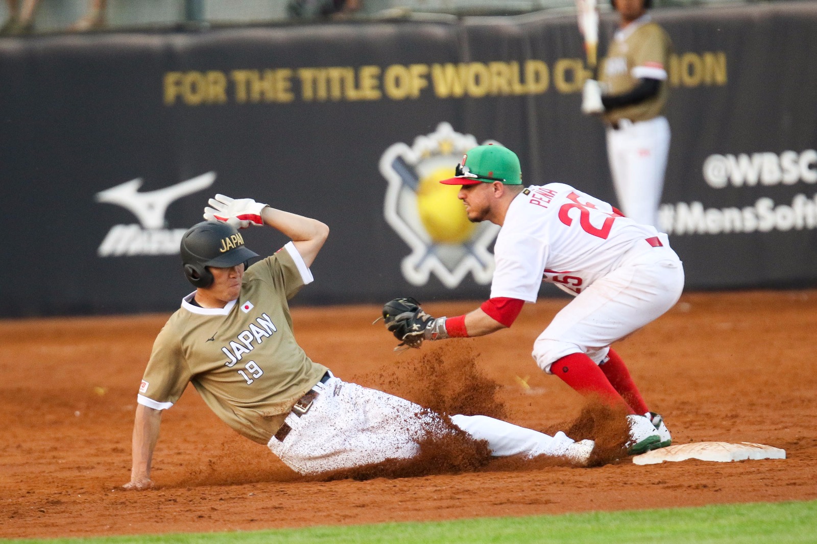 México cae ante Japón en su debut