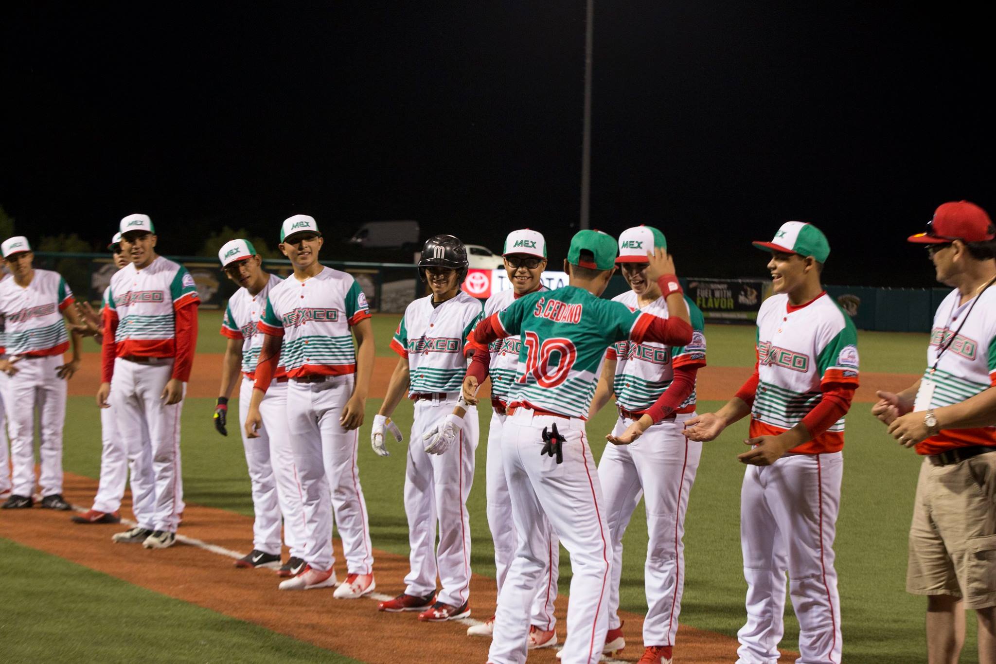 Southern Illinois le gana a Liga Mazatlán en Colt WS