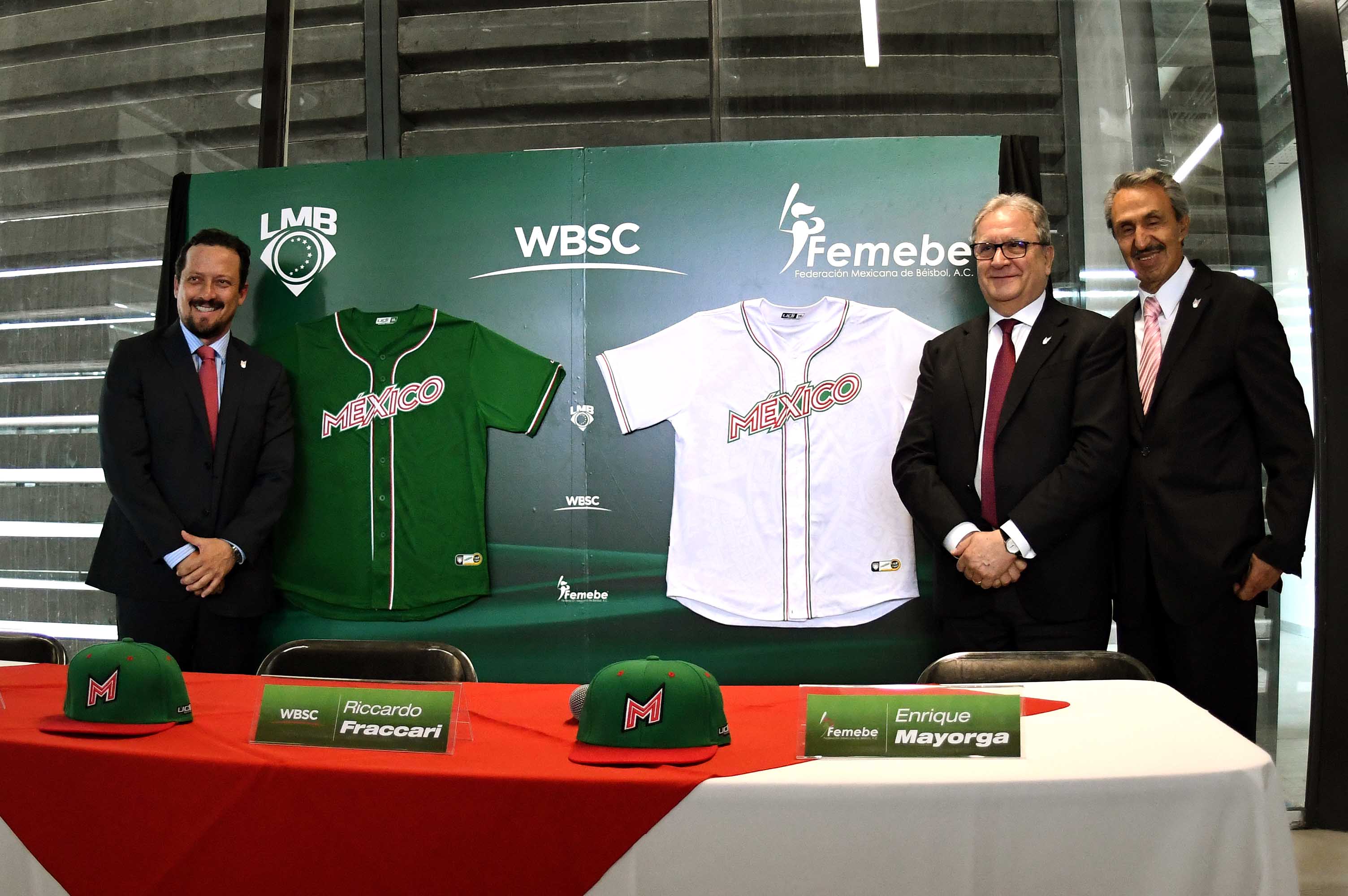 Presentan Uniformes Oficiales de la Selección Mexicana de Béisbol para 2019