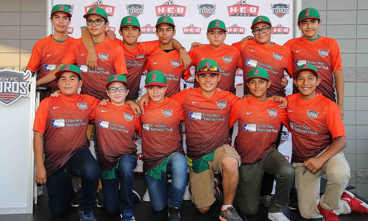 Toros de RGV FC Celebran a Treviño Kelly