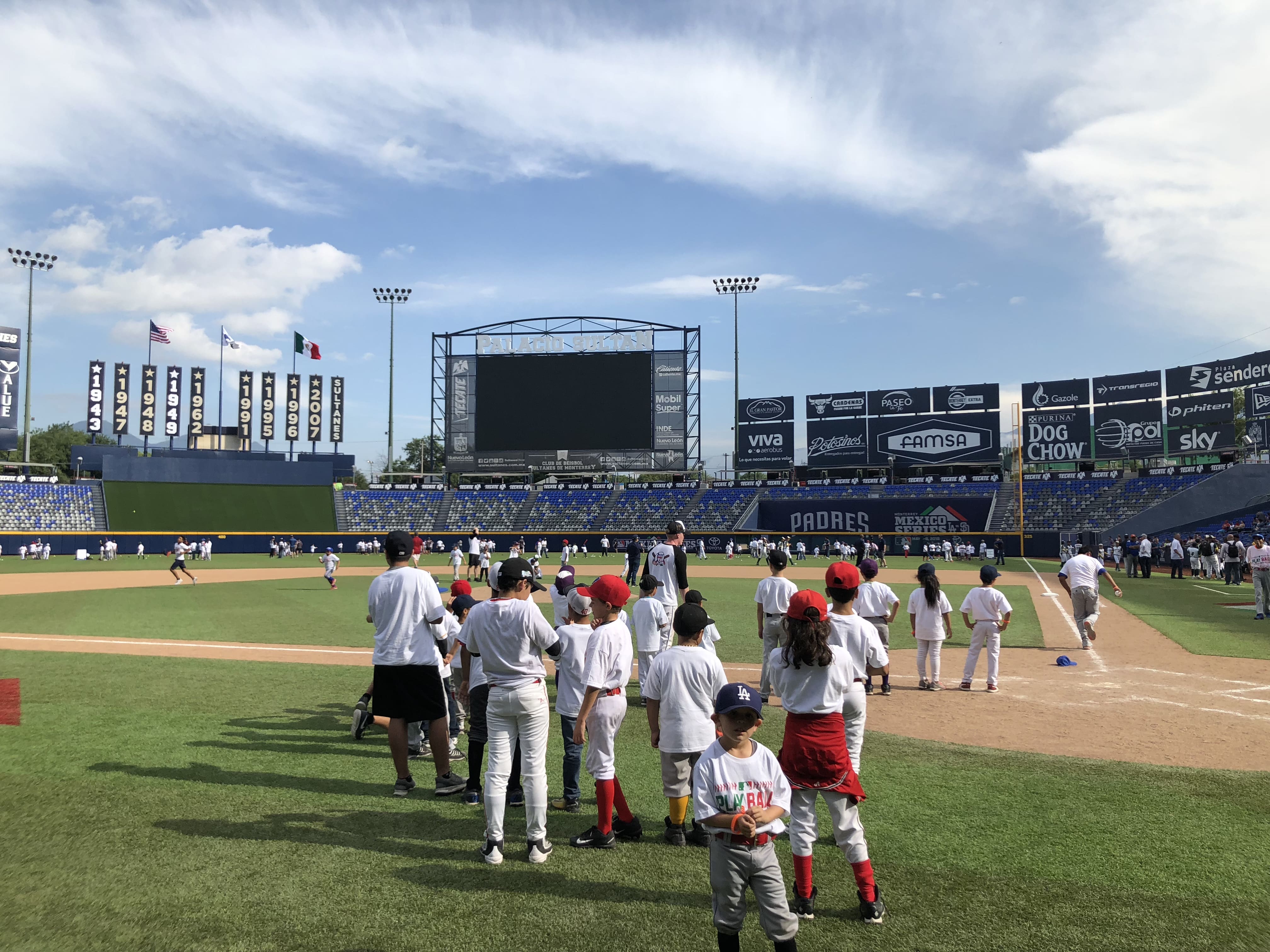 Tony Reagins Nombrado Director de Desarrollo de MLB