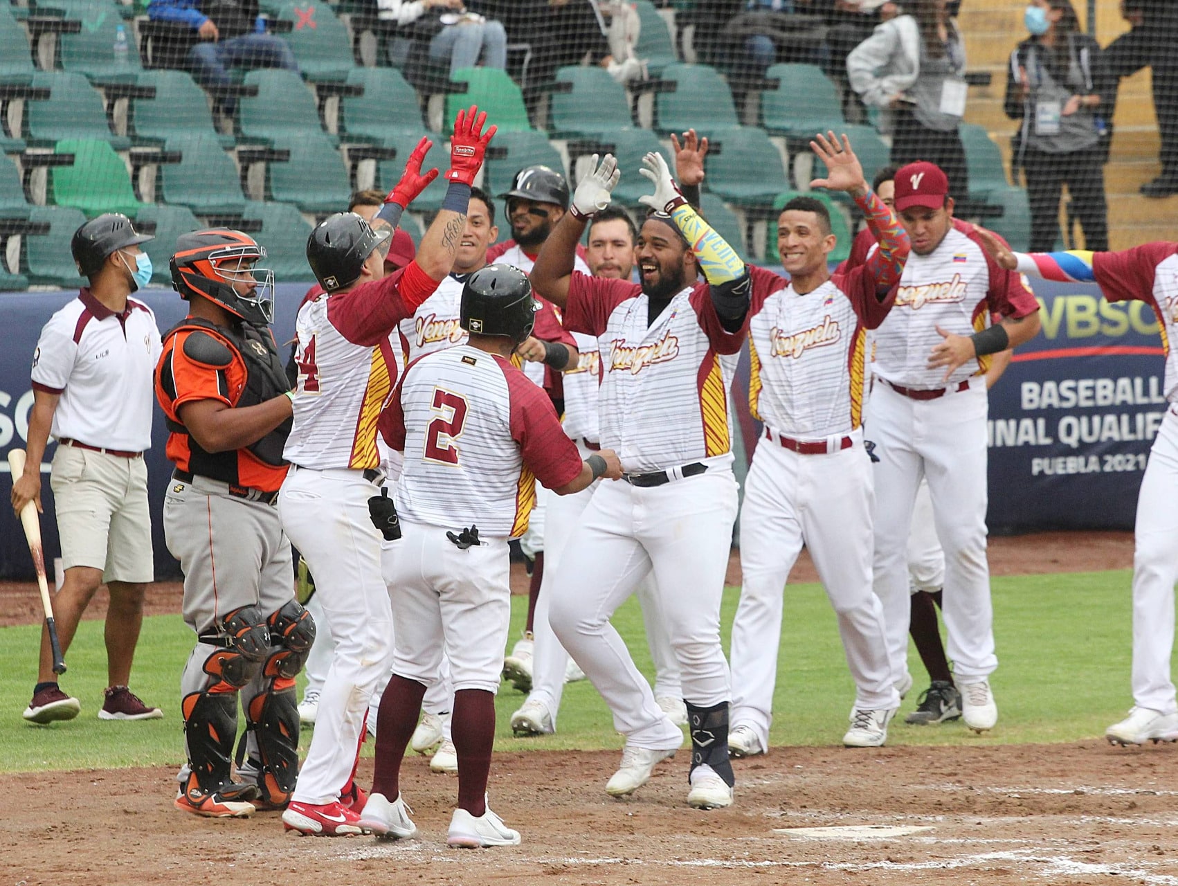Venezuela avanza a la final tras ganar en 7 entradas a Holanda