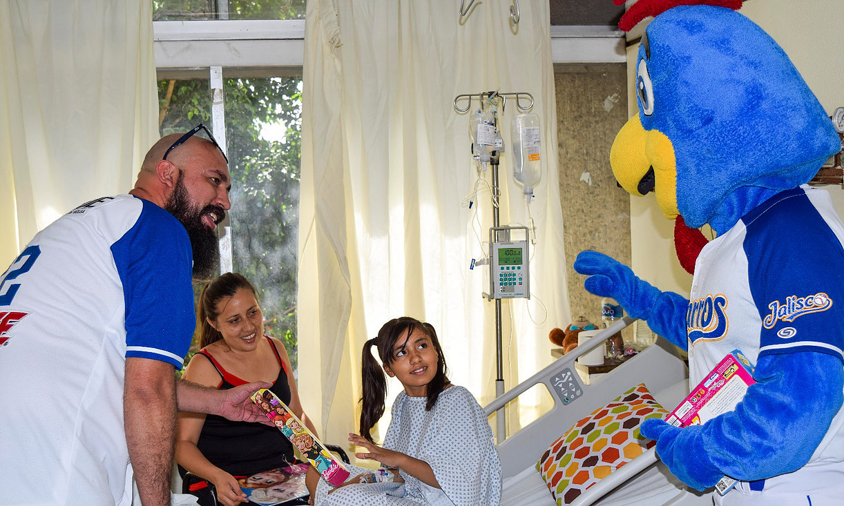 Visita Charros a Niños en Hospital Civil de Guadalajara